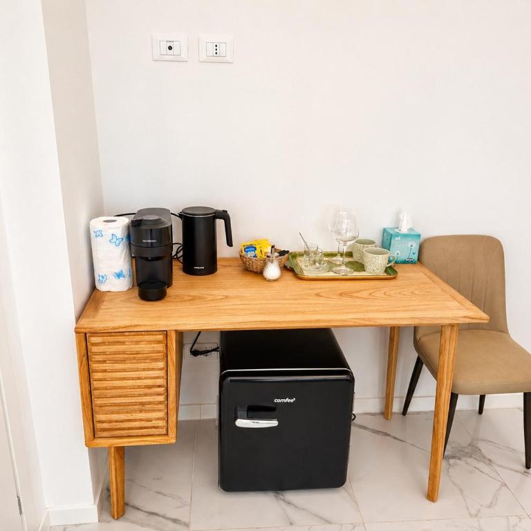 Vertigini Suites, Il Rifugio dell Amore per SOLE COPPIE , A 50m dalla Stazione e dalla Via dell Amore con Vista Mare e Intimità Appagante - Habitación Doble Deluxe con balcón - 11