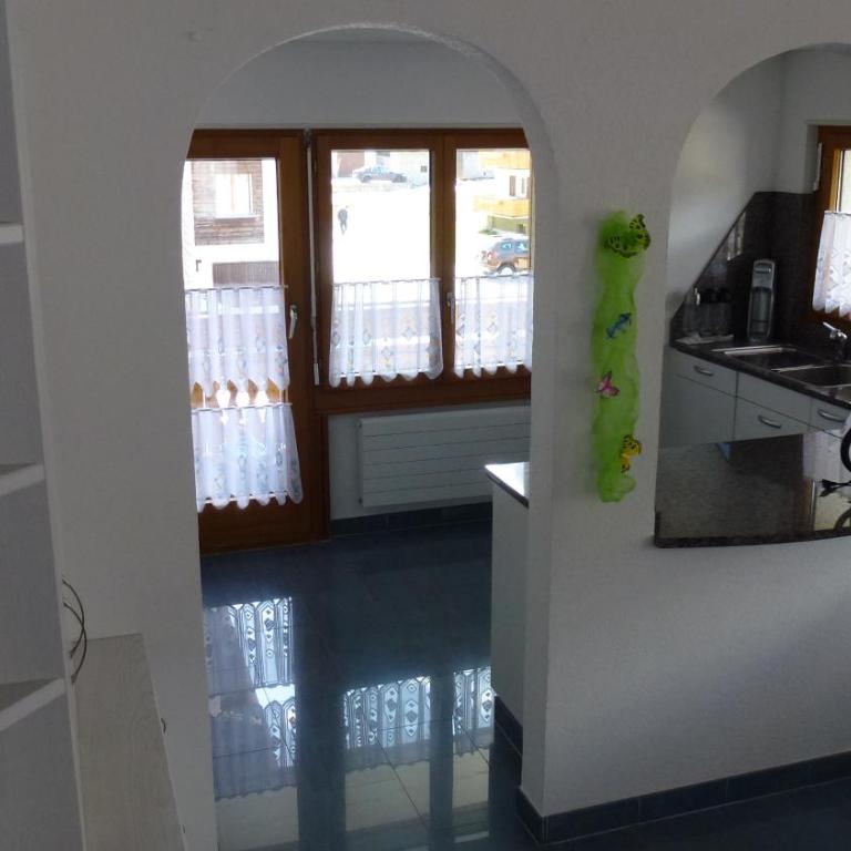 Apartment Theresli First Floor - Apartment mit 3 Schlafzimmern und Balkon - 3