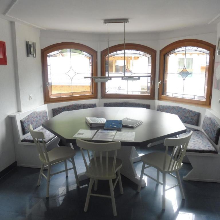 Apartment Theresli First Floor - Apartment mit 3 Schlafzimmern und Balkon - 6