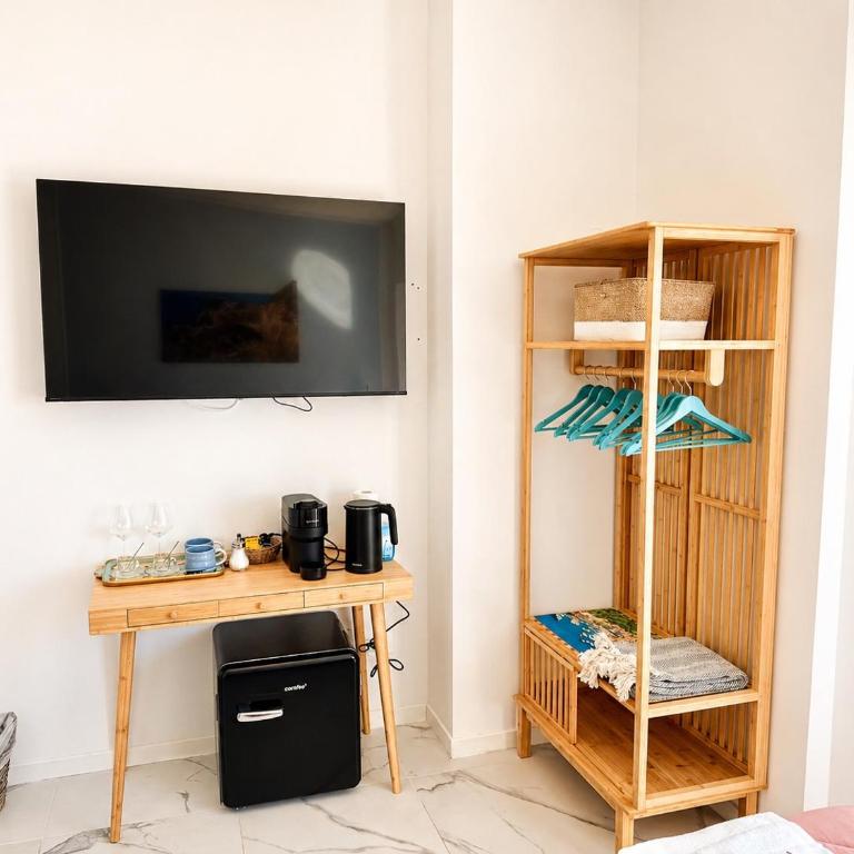 Vertigini Suites, Il Rifugio dell Amore per SOLE COPPIE , A 50m dalla Stazione e dalla Via dell Amore con Vista Mare e Intimità Appagante - Habitación con cama grande y vistas al mar - 7