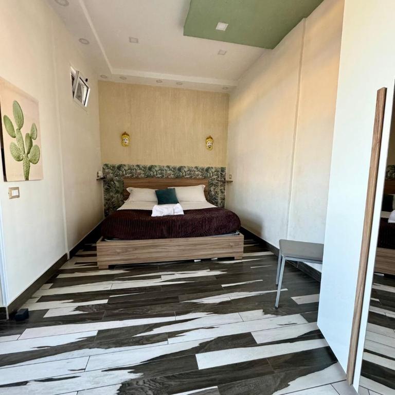 Sole - One-Bedroom Apartment - 2