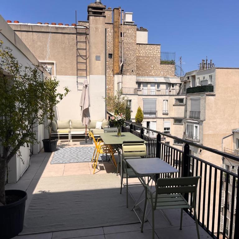 Rare ! 4BR Penthouse with terraces, up to 7p, near Champs-Elysées - Appartamento Deluxe con 4 Camere da Letto - 35
