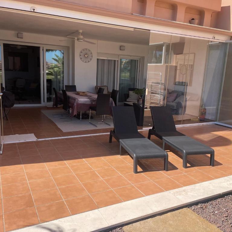 BEL APPARTEMENT REZ De CHAUSSEE AVEC DOUBLE TERRASSE FACE AU LAC ET AU GOLF - Apartamento de 2 dormitorios - 21