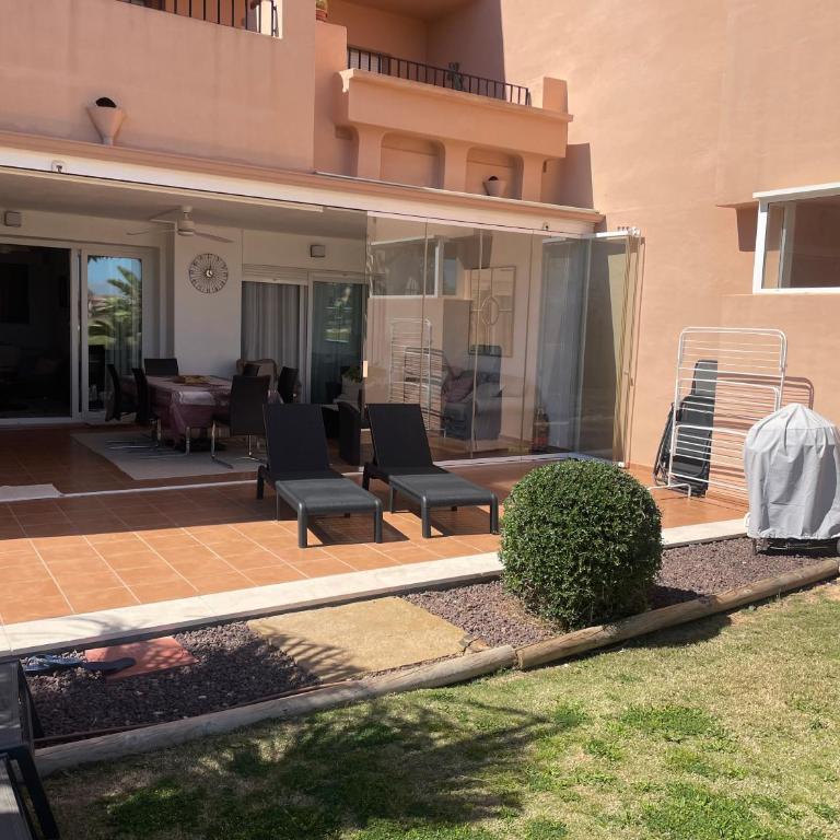 BEL APPARTEMENT REZ De CHAUSSEE AVEC DOUBLE TERRASSE FACE AU LAC ET AU GOLF - Apartamento de 2 dormitorios - 22