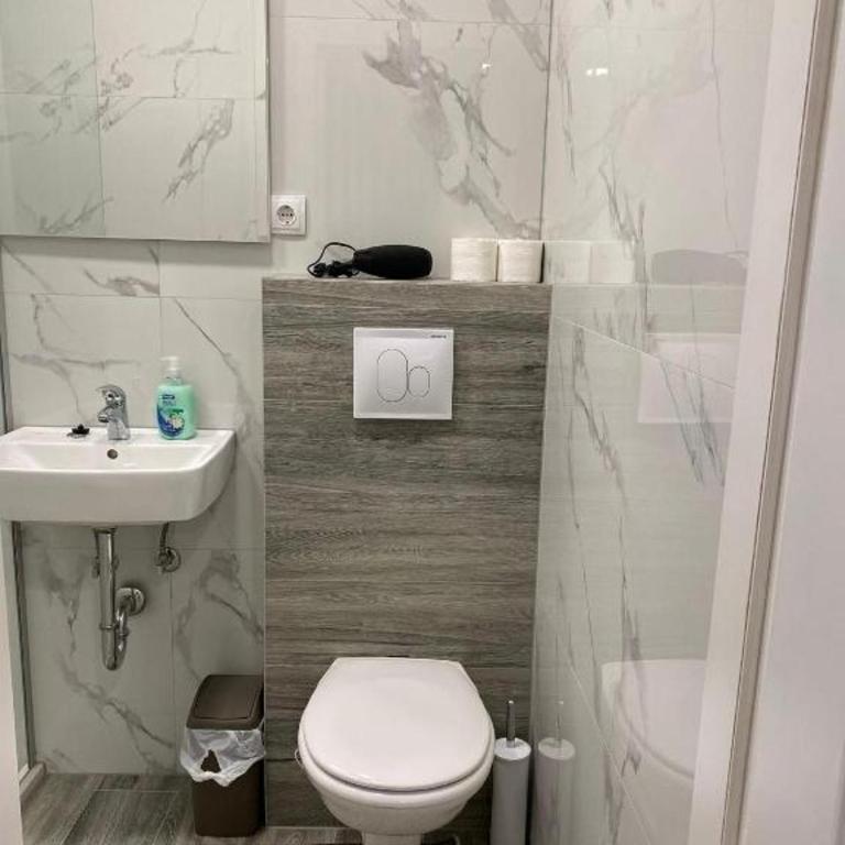 Apartment Red - One-Bedroom Apartment - 4