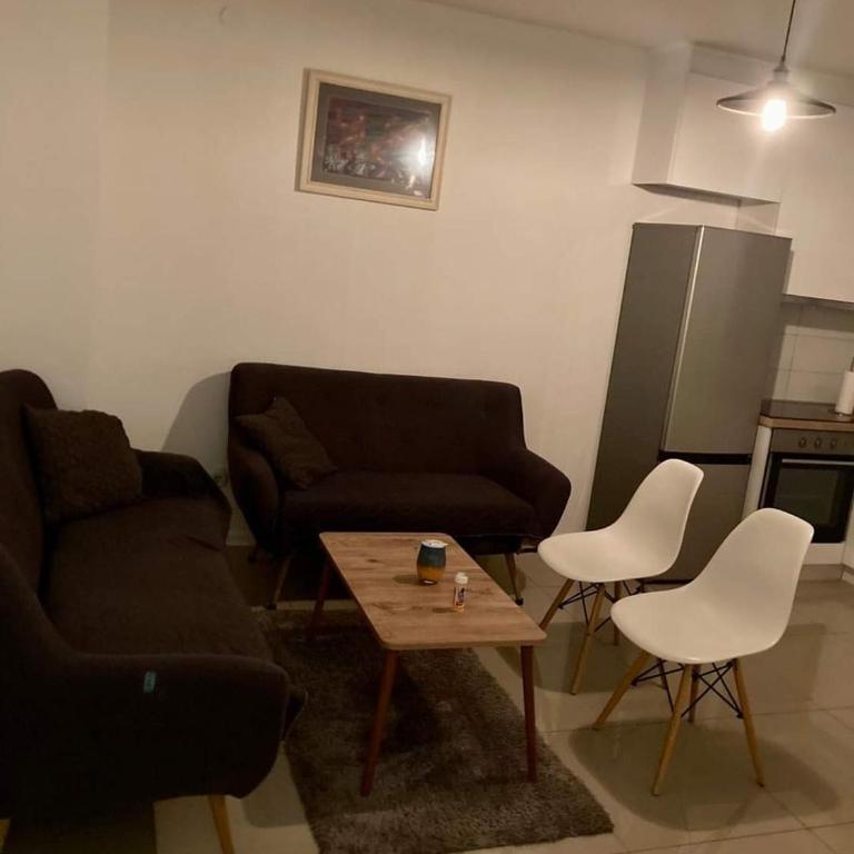 Apartment White - One-Bedroom Apartment - 2