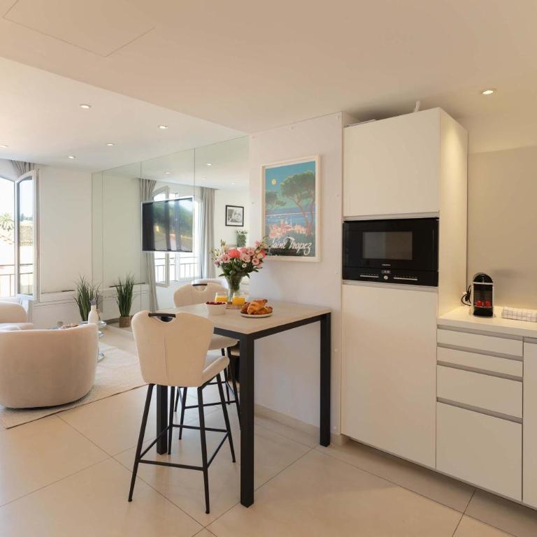 Le Semiramis l Central & Views l Shellter Rentals - Apartment - 5