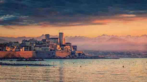 3-room apartment near old Antibes, sea view, 54m2, 3 pieces - Two-Bedroom Apartment - 14
