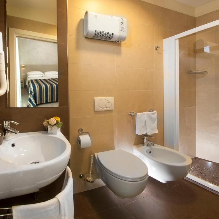 Hotel Magda - Triple Room - 2
