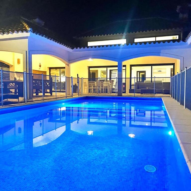 Punta del Este Relax House - 5 BR Private Pool, Parking - Villa - 1