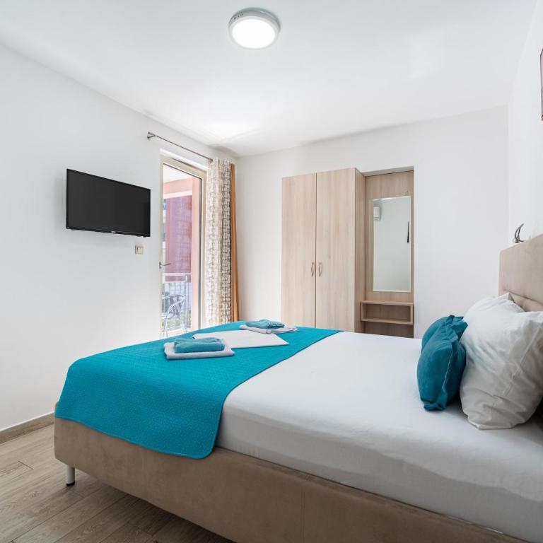 Villa Ines - Dvokrevetna Soba sa Bračnim Krevetom i Balkonom - 3