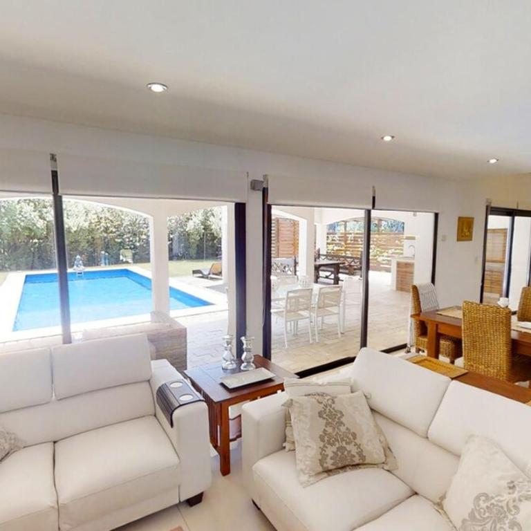 Punta del Este Relax House - 5 BR Private Pool, Parking - Villa - 54