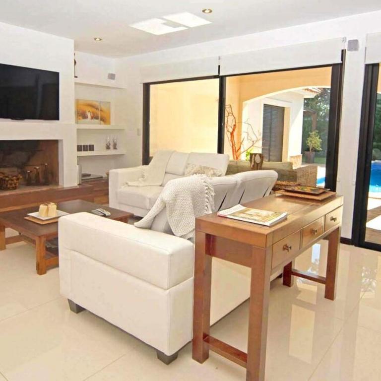 Punta del Este Relax House - 5 BR Private Pool, Parking - Villa - 63
