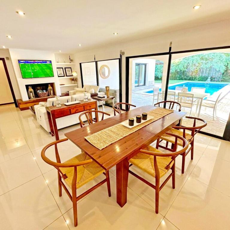 Punta del Este Relax House - 5 BR Private Pool, Parking - Villa - 81