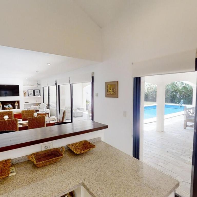 Punta del Este Relax House - 5 BR Private Pool, Parking - Villa - 90