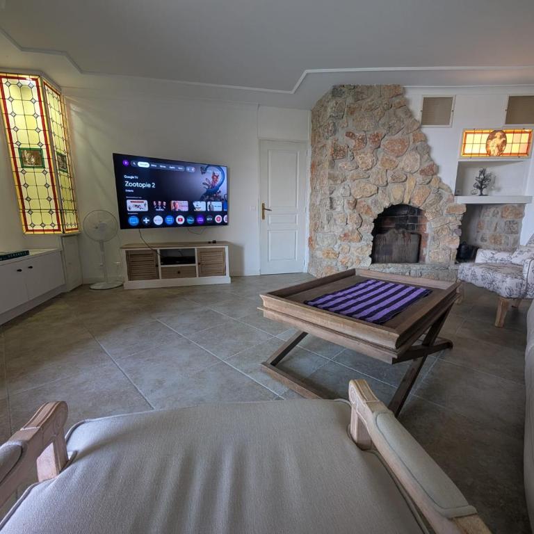 Luxury Villa and Panoramic View in Spéracèdes - Villa - 43