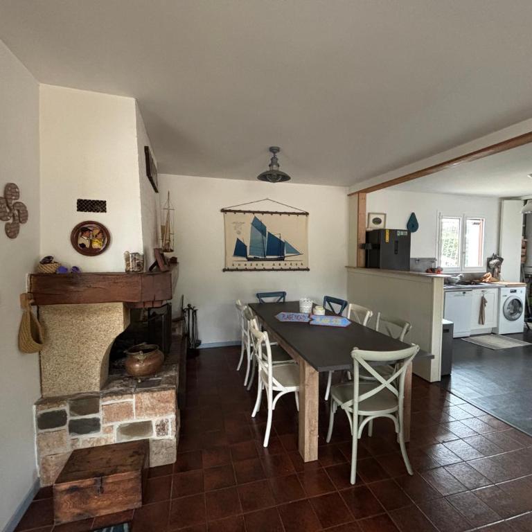 VILLA des 4 pins avec piscine - Villa 3 Chambres - 4
