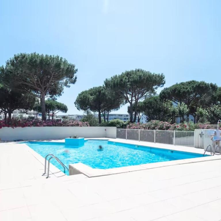 Le Souéhla Appart 4 pers-Piscine Wifi Parking Mer - Studio - 12
