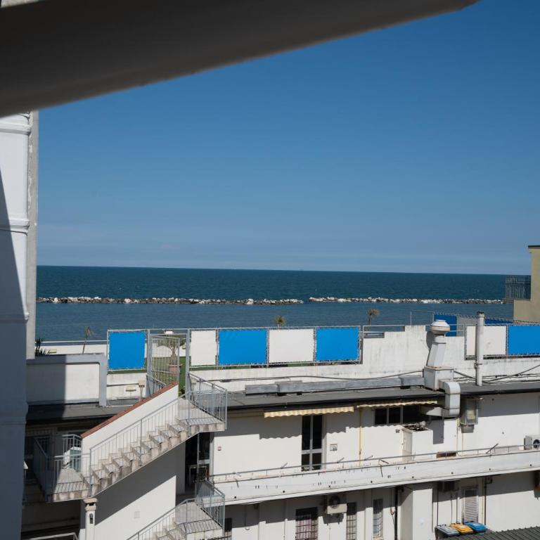 Hotel Estense - Suite con Vista Mare - 4