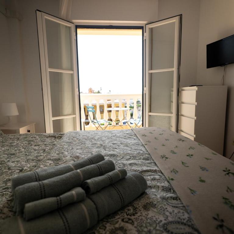 Sunny 2BR Apartment Near Faro Beach with Balcony - Apartamento de 2 dormitorios con vistas - 8
