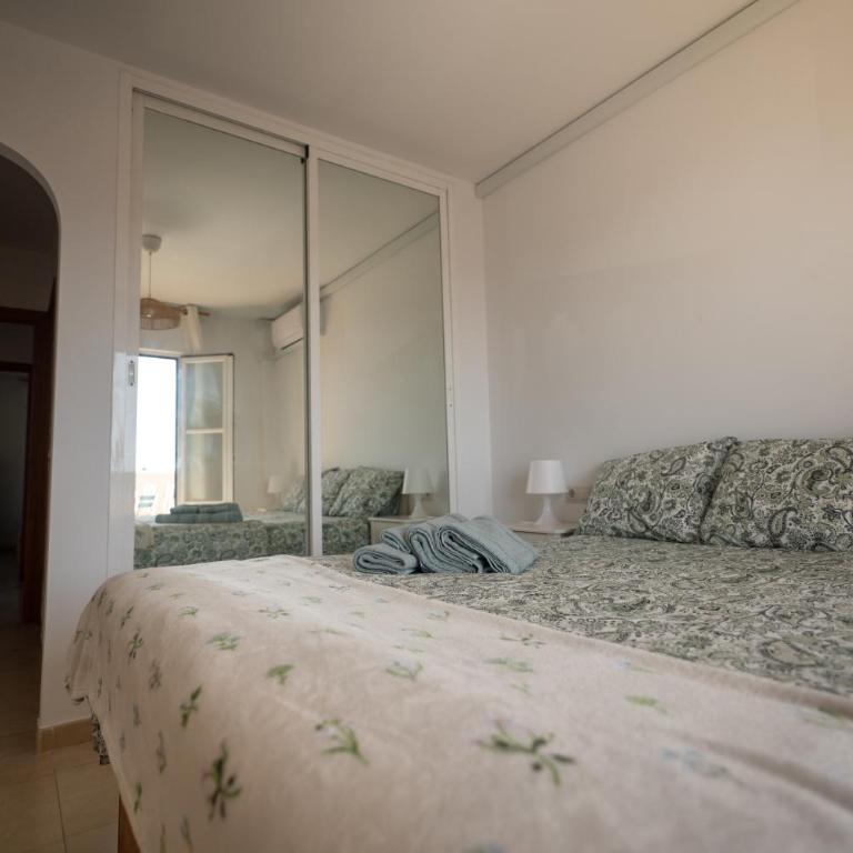 Sunny 2BR Apartment Near Faro Beach with Balcony - Apartamento de 2 dormitorios con vistas - 11