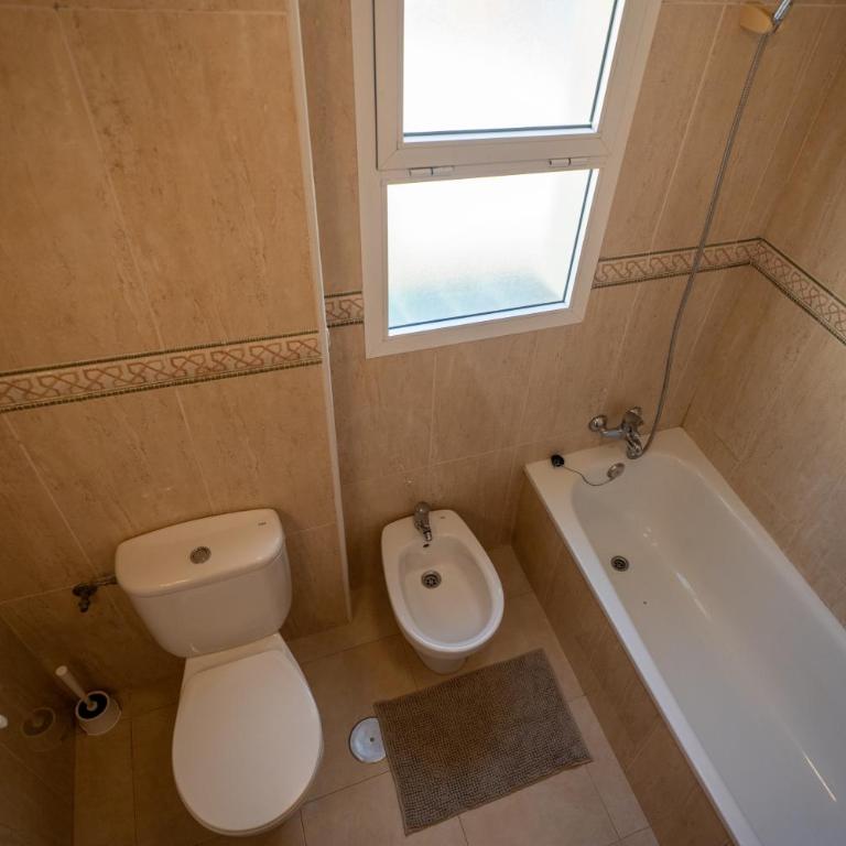 Sunny 2BR Apartment Near Faro Beach with Balcony - Apartamento de 2 dormitorios con vistas - 21