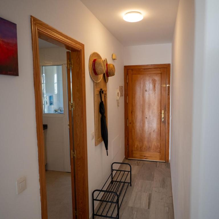 Sunny 2BR Apartment Near Faro Beach with Balcony - Apartamento de 2 dormitorios con vistas - 13
