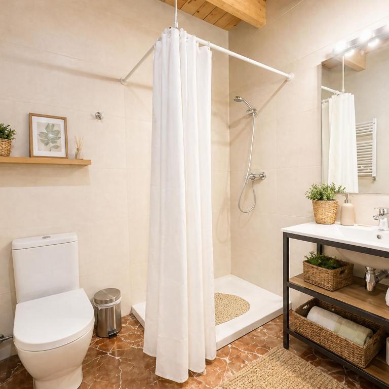 Flaugier Apartments (B2) - Two-Bedroom Apartment - 11