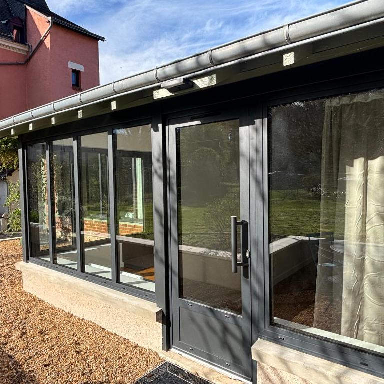 La Maison d'Amboise - Chambre Lit Queen-Size - Vue sur Jardin - 3