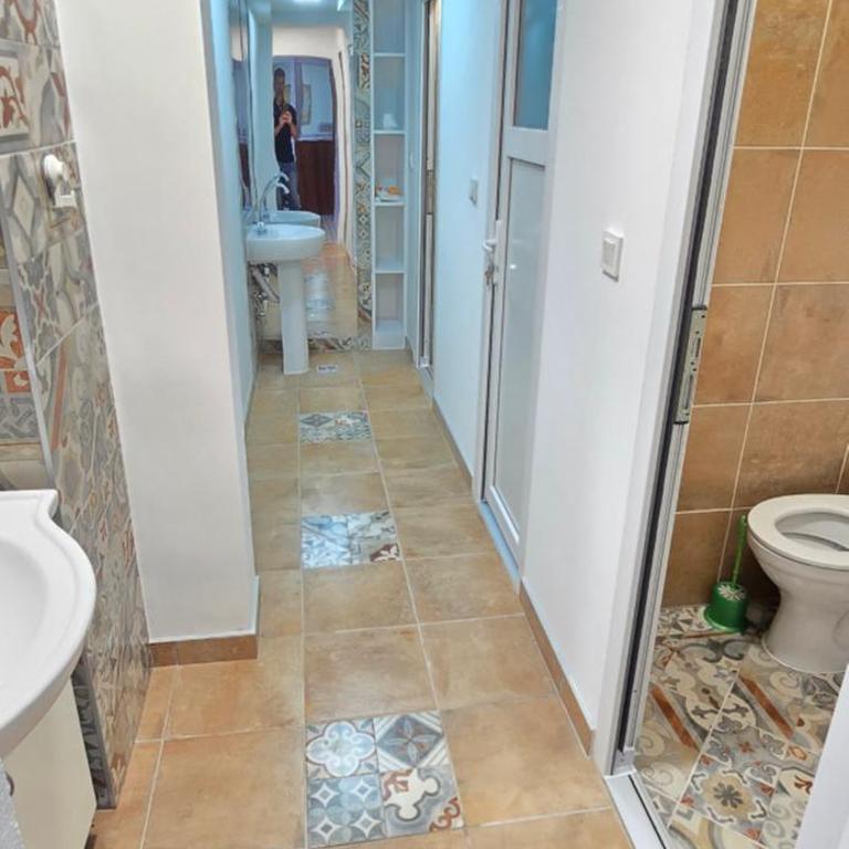 Guest House Fatima - Double Room with Private Bathroom - 5