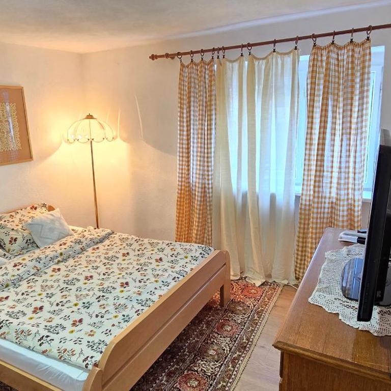Guest House Fatima - Double Room with Private Bathroom - 1