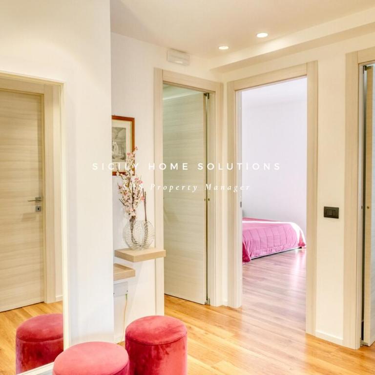 Comfortable apartment in the historic center of Marsala - Three-Bedroom Apartment - 1