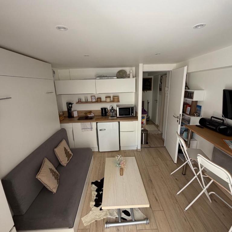 Le Patio de la Tour ! Studio 1 chambre avec SAUNA PRIVE sur le remblai 20m Plage - One-Bedroom Apartment - 1