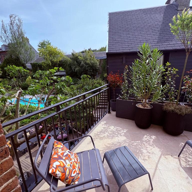 VILLA DU CEDRE Honfleur - Suite Junior - Vue sur Jardin - 10