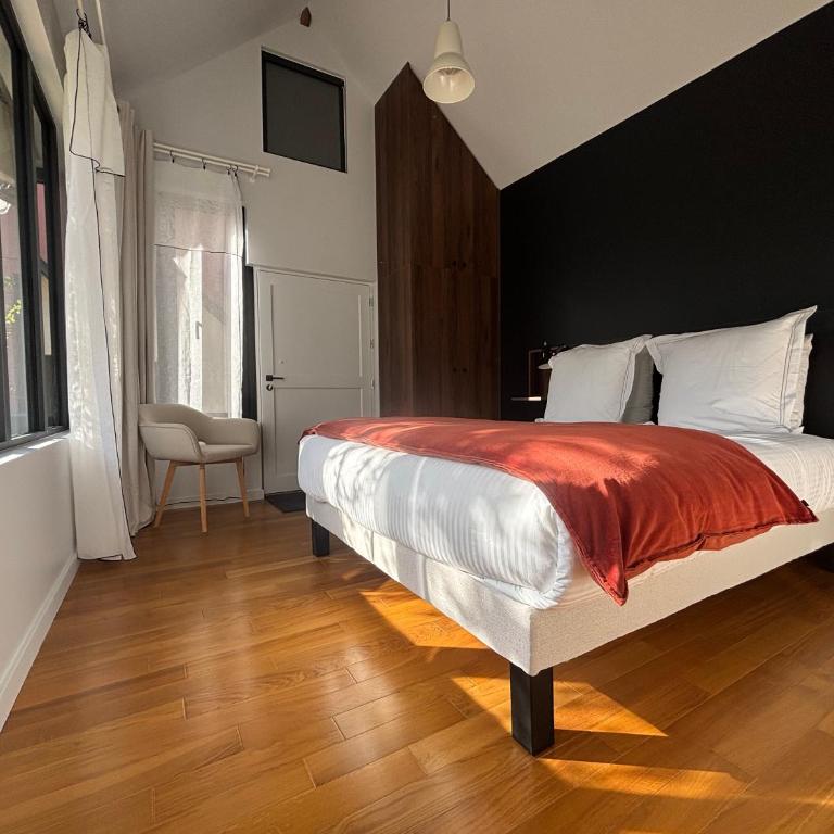 La Maison d'Amboise - Chambre Lit Queen-Size - Vue sur Jardin - 2