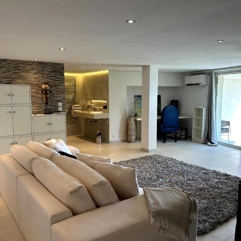 Clos des Iles - sea view villa with pool, Super Cannes - Villa - 33