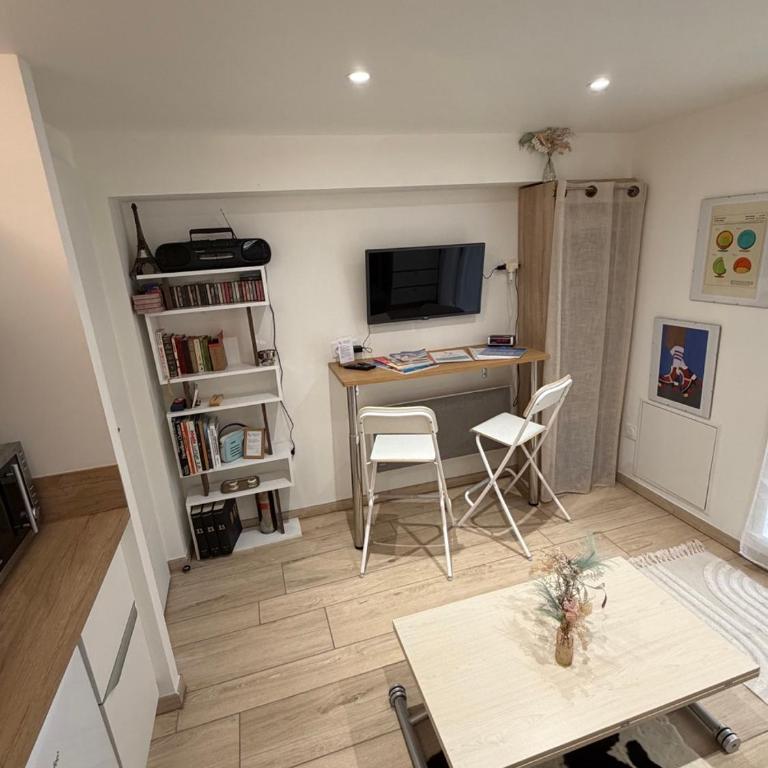 Le Patio de la Tour ! Studio 1 chambre avec SAUNA PRIVE sur le remblai 20m Plage - One-Bedroom Apartment - 11