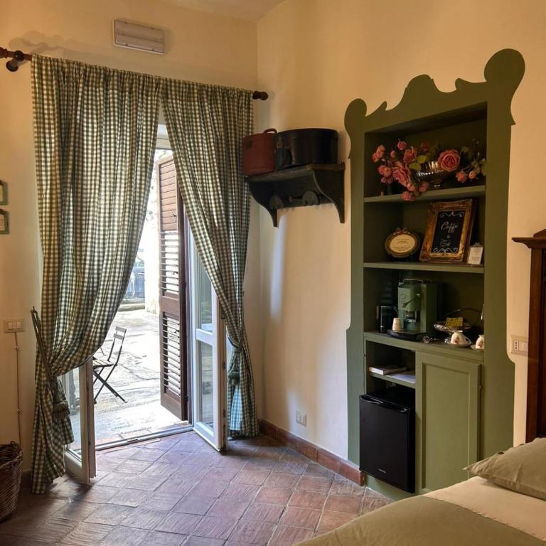 B&B del Giglio - Camera Matrimoniale con Vista Giardino - 6