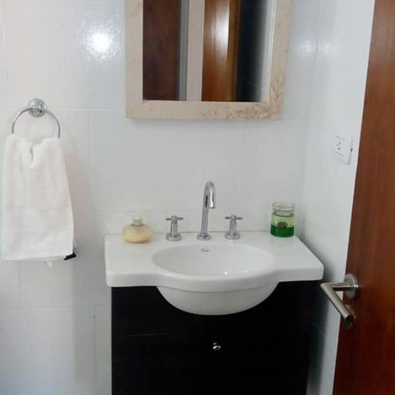 Departamento tipo casa en Tandil, cómodo, luminoso y moderno en planta baja - Casa con 1 dormitorio - 3