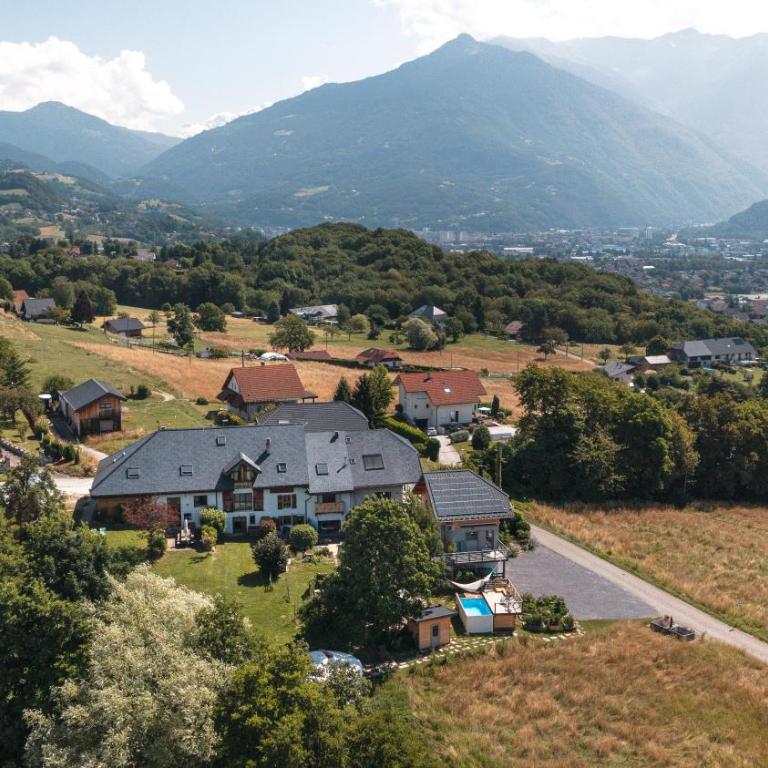 Chalet Gîte écologique de Noémie - Maison 6 Chambres - 9