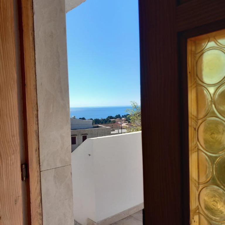 Appartamento vista mare adatto a famiglie a 900m dal mare - Appartamento con 2 Camere da Letto - 4