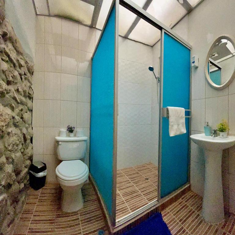 Home 6BR - 3 Min from Main Square - Six-Bedroom House - 2