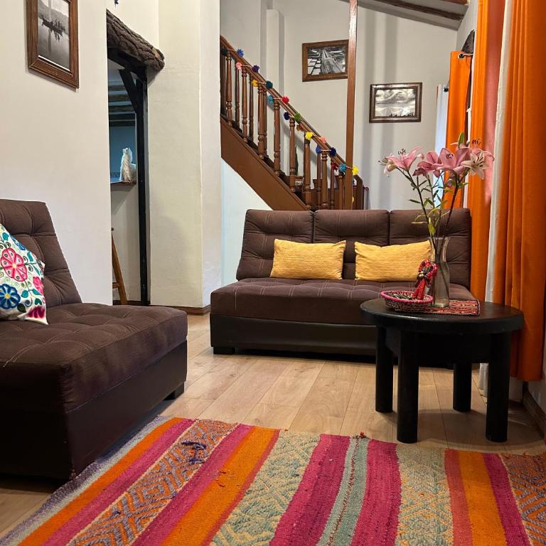 Home 6BR - 3 Min from Main Square - Six-Bedroom House - 3