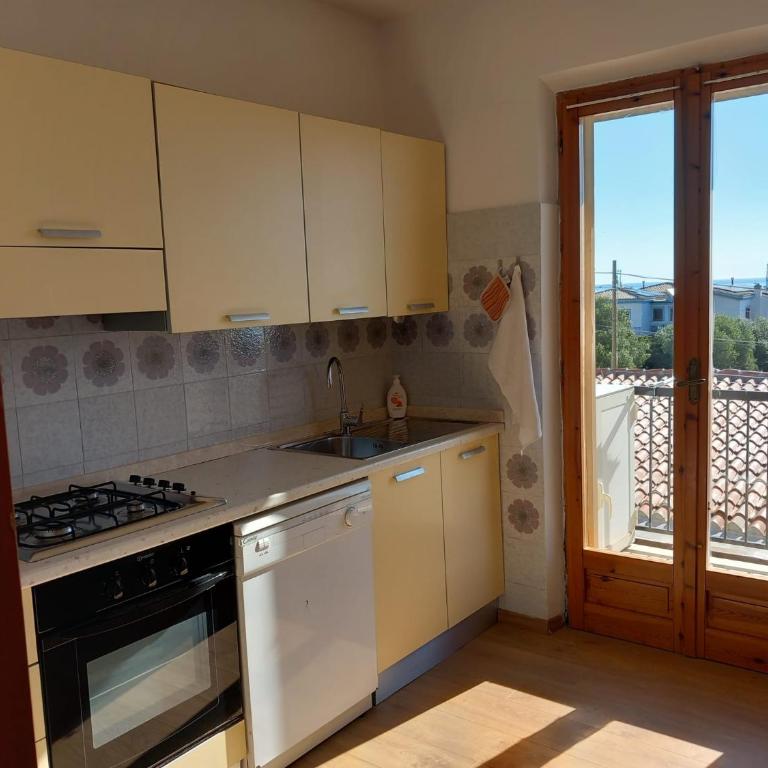 Appartamento vista mare adatto a famiglie a 900m dal mare - Appartamento con 2 Camere da Letto - 3