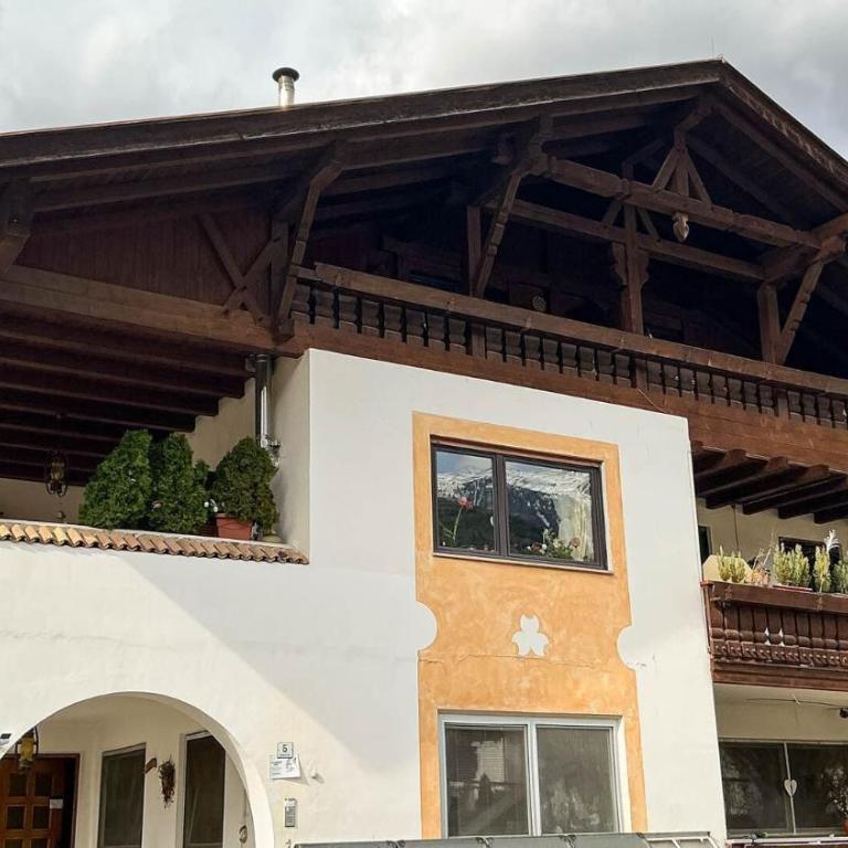 Ferienwohnungen JoJaSa - Dachgeschoss-Studio mit überdachtem Balkon - 5