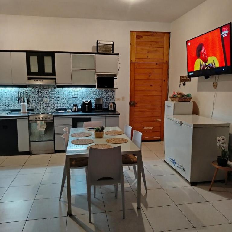 Los Pulpos Beach House - Four-Bedroom House - 3