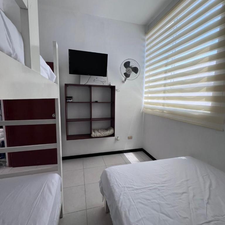 Los Pulpos Beach House - Four-Bedroom House - 12
