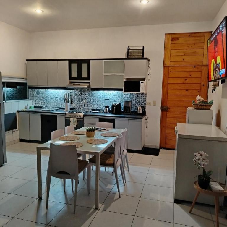 Los Pulpos Beach House - Four-Bedroom House - 26