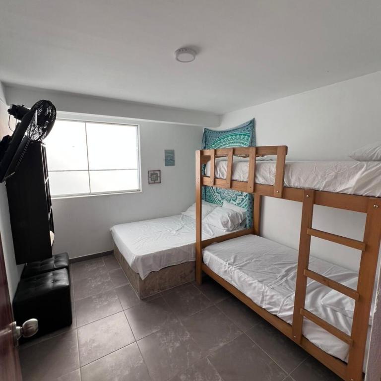 Los Pulpos Beach House - Four-Bedroom House - 37