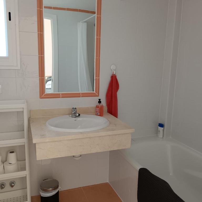 Lovely house with garden and community pool - Casa de 3 dormitorios - 15